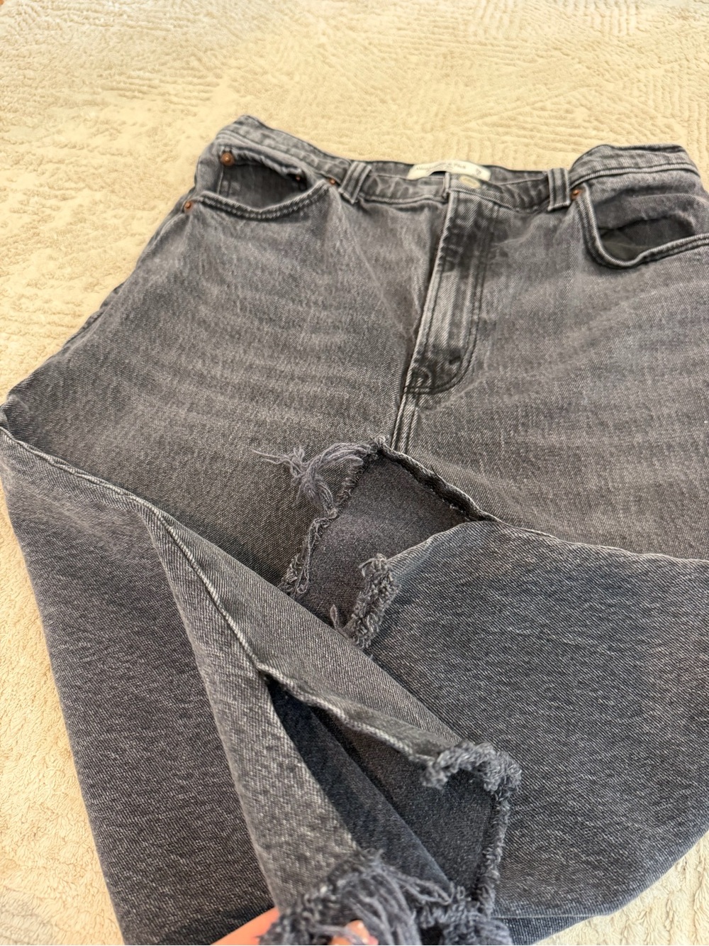 Abercrombie & Fitch Washed Gray Cutoff Jeans Size 29 - Picture 6 of 7